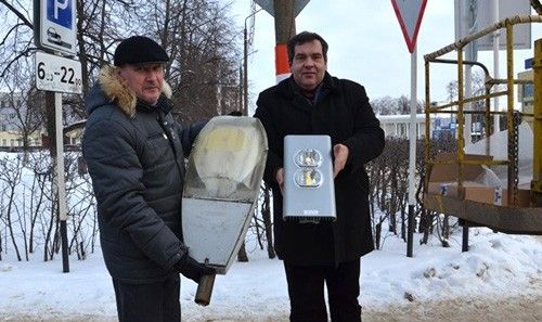 Зильберварг с чиновником Дзержинск, уральские самоцветы